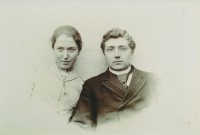 Groepsportret van Hendrik Philip (Hen) MG (1868-1931) en Fanny Agnes Bodel Bienfait (1867-1949)